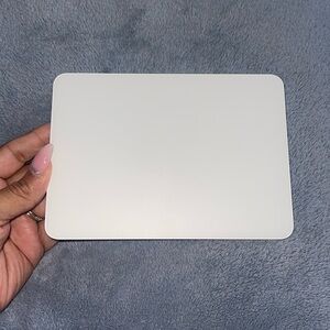 Apple Magic Trackpad (USB-C, White) - charger NOT included